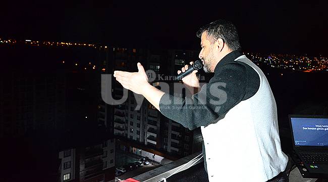 Karamanlı Ses Sanatçısından Balkon Konseri