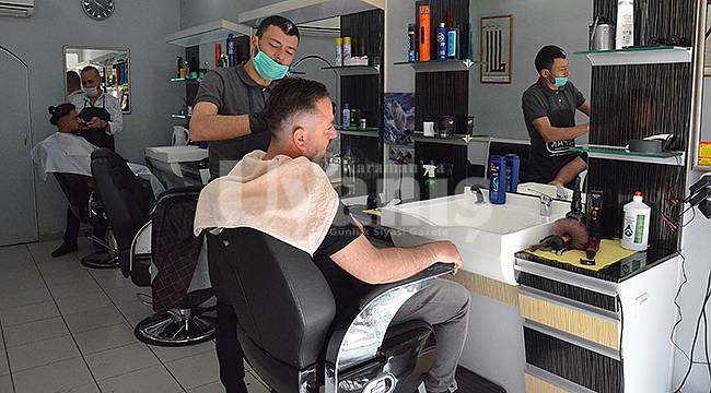 Karaman&#039;da berberler açıldı, ilk tıraşlar yapıldı