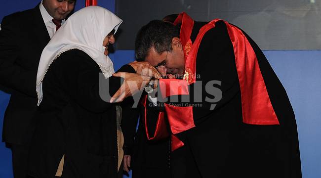 Konuk: “Bu Sene Anneler Gününde Bedenler Uzak Gönüller Daha Bir Yakın Olacak”