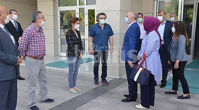 Vali Meral Karaman'dan Ayrıldı