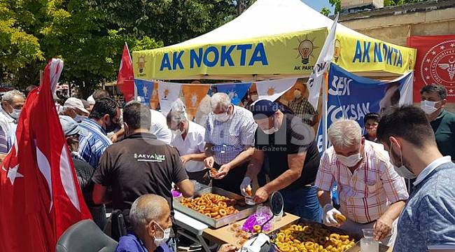 Ayasofya Camisinin ibadete açılışı dolayısıyla lokma dağıtıldı