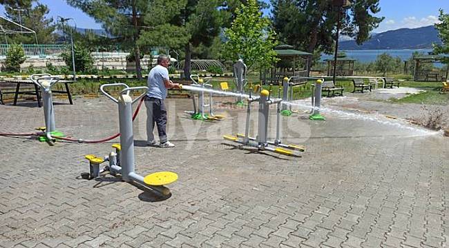 Mesire alanları, park ve bahçelerde ilaçlama çalışmaları devam ediyor