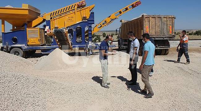 Karaman'da köylerdeki yol çalışmaları yerinde incelendi