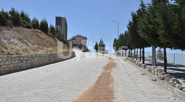 Kilitli parke taşı bakım ve onarım çalışmaları yapılıyor