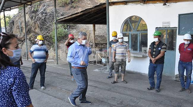 Başkan Zorlu'dan maaşlarını alamayan madencilere destek