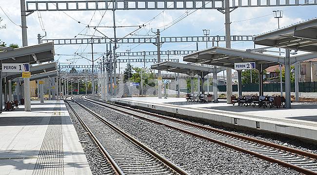 Ulaştırma Bakanı Karaman Hızlı Treni için yine yılsonu dedi