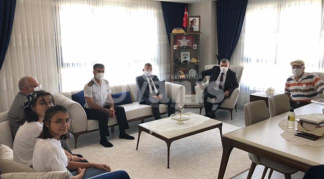 Vali Işık, şehit PÖH Hakan Yılmaz'ın ailesini ziyaret etti