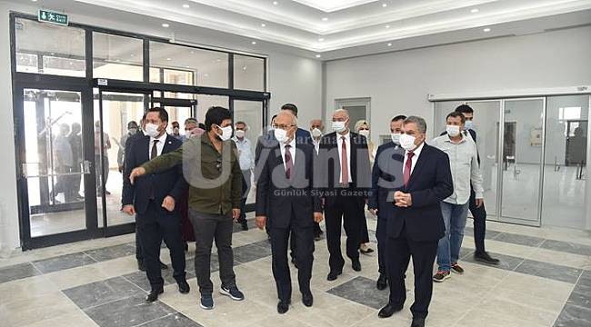 Elvan, Diş Hekimliği Fakültesini gezdi