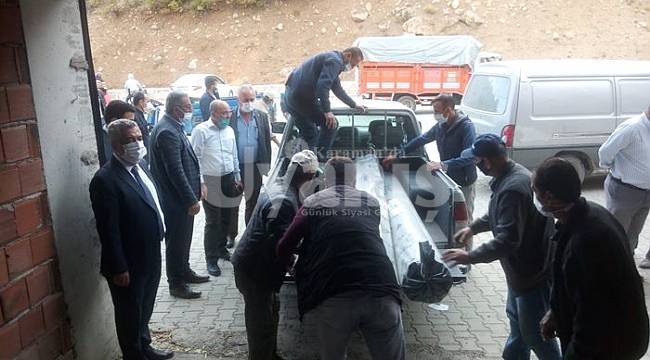 Fırtınada zarar gören çiftçilere sera naylonu dağıtıldı