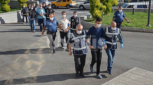 Karaman'da FETÖ operasyonunda 5 kişi tutuklandı
