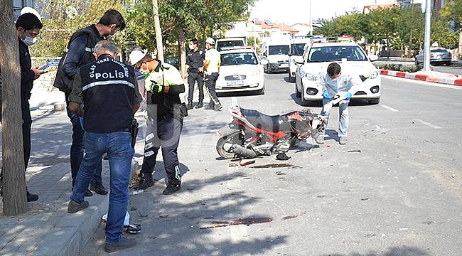 Karaman'da midibüs ile motosiklet çarpıştı: 1'i ağır 2 yaralı