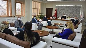 AK Parti Teşkilatı Milli Eğitim Müdürü Çalışkan'ı Ziyaret Etti