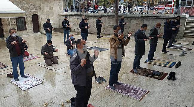 Karaman'da Cuma Namazı Sonrası Yağmur Duası Edildi