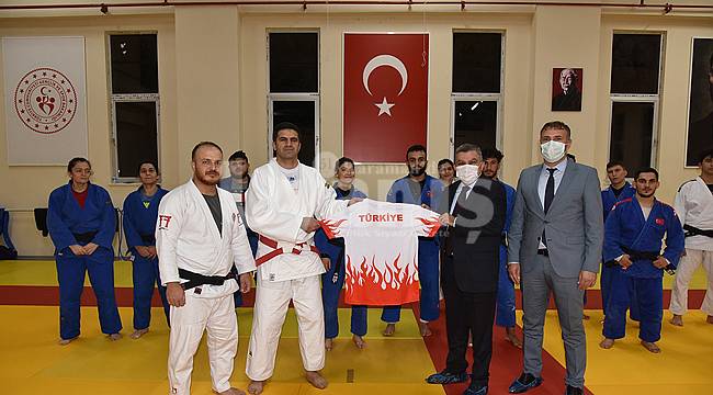 Vali Işık, Karaman'da Kampa Giren Paralimpik Judo Milli Takımını Ziyaret Etti