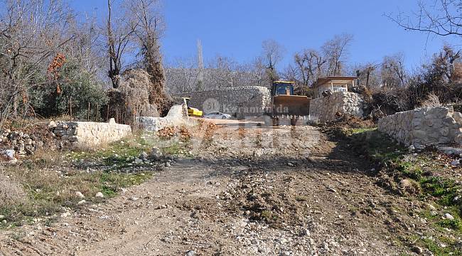 Ermenek'te Bağ Yollarında İyileştirme Çalışmaları Yapılıyor