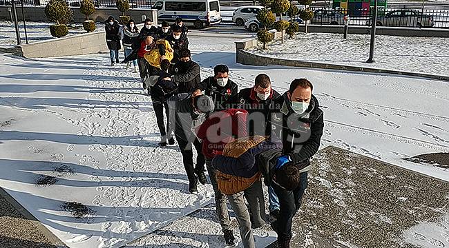 Karaman'da adliyeye sevk edilen 9 şüpheliden 8'i tutuklandı