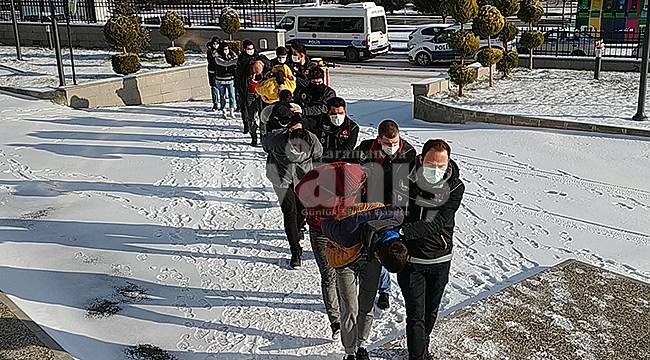 Operasyonda Yakalanan 9 Kişi Adliyeye Sevk Edildi