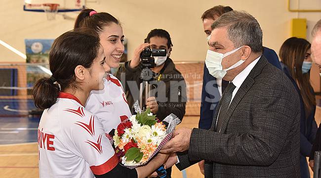 Vali Işık, Goalball Kadın Milli Takımını Ziyaret Etti