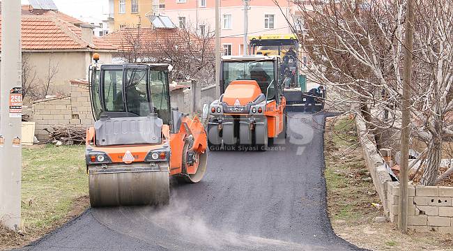 Belediye Ekipleri, Çeltek Mahallesi Yollarını Asfaltladı