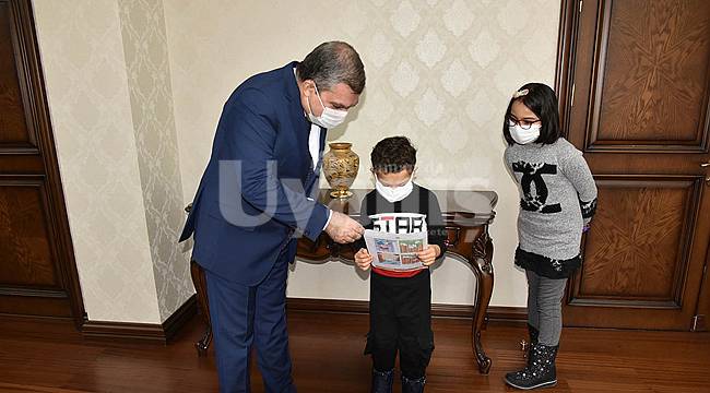 Durmuş Kardeşlerden Vali Işık'a Karikatür ve Mektuplu Ziyaret