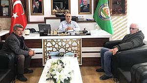 Elma bahçelerine arı kovanı konulması verimliliği artırıyor