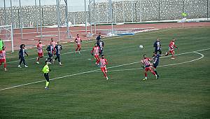 Karaman Belediyespor kendi evinde lidere 2-0 yenildi