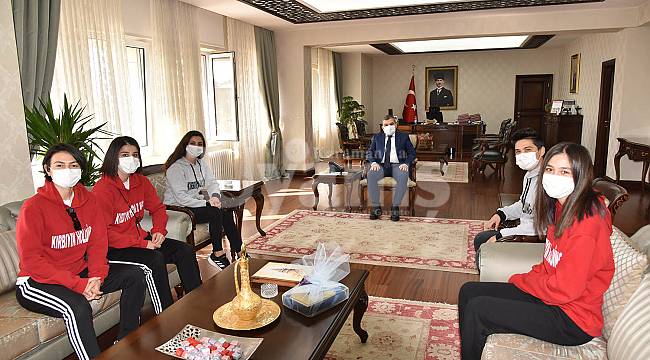 Karaman Minik Atılım ve Gençlik Kulübünden Vali Işık’a ziyaret