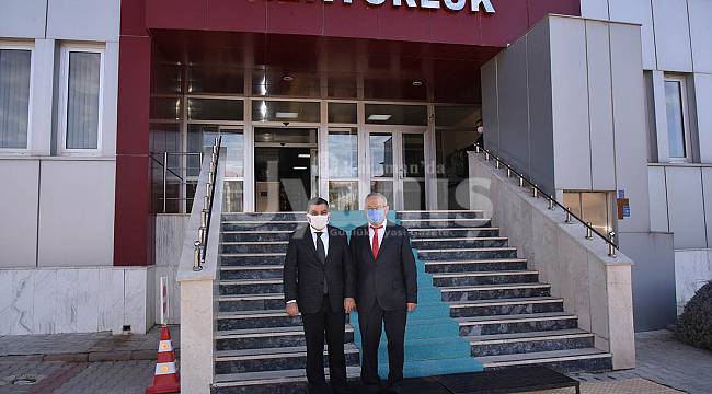 Vali Işık’tan Rektör Ak’a hayırlı olsun ziyareti