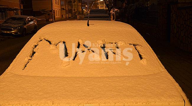 Karaman'da kar yağışı kenti beyaza bürüdü