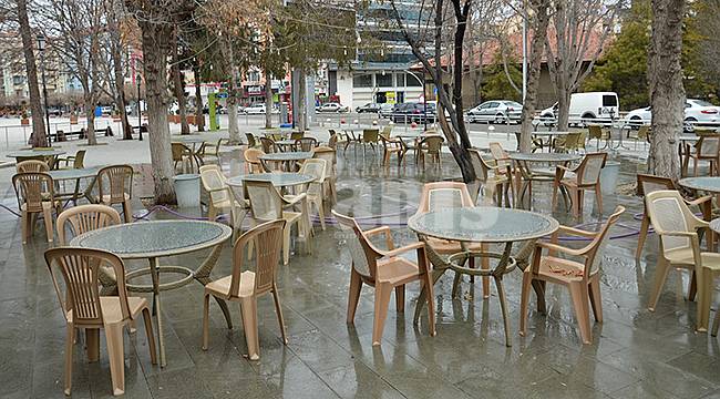 Karaman’da pastane, lokanta ve kafeler yüzde 50 kapasite ile hizmet vermeye başladı