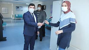 Kaymakam Çıkrık'tan Kadın Personele Karanfil