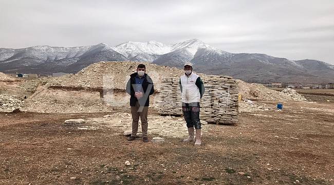 Kaymakam Çıkrık, Taş Ocağında Felekle Taş Söktü