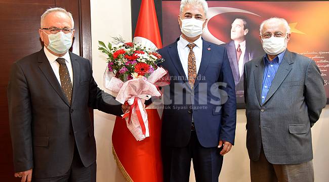 Rektör Namık Ak'tan Sağlık Camiasına Tebrik Ziyareti