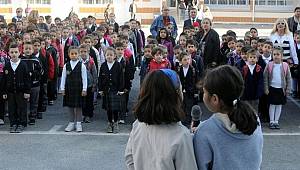 Türk Ocakları; “Çocuklarımıza özgüven, bilinç ve sorumluluk aşılayan andımız kaldırılamaz!”