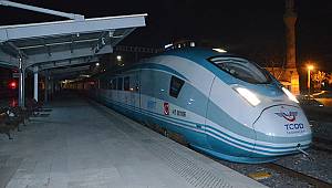 Turkuaz vagonlu hızlı test treni Karaman'a geldi