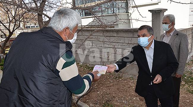 Vali Işık kapı kapı dolaşarak vatandaşları bilgilendirdi