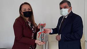 Vali Işık'tan, Valiliğin Kadın Personellerine Anlamlı Ziyaret