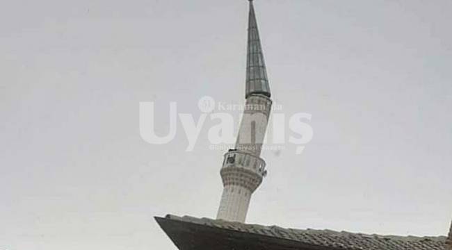 Caminin Minaresi Şiddetli Rüzgara Dayanamadı