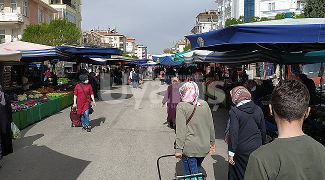 Karaman'da kısıtlama öncesi pazarda yoğunluk