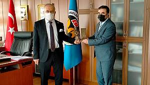 Rektör Namık Ak'tan Vakıflar Bölge Müdürüne ziyaret