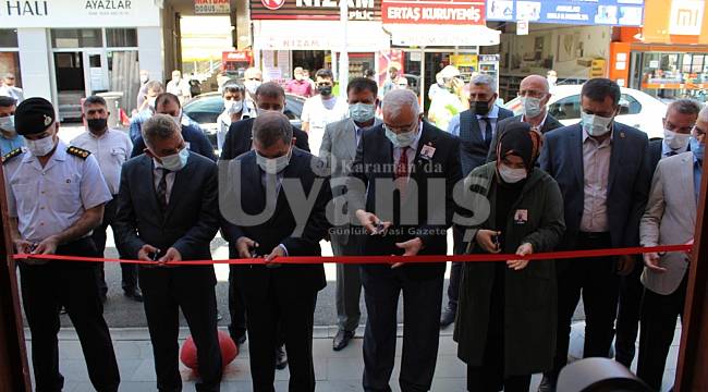AK Parti'den 27 Mayıs Demokrasi Konulu Resim Sergisi