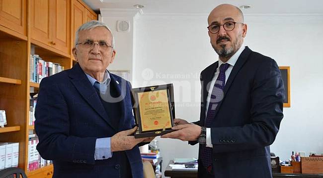 Karaman'ın En Eski Avukatlarına Baro'dan Plaket