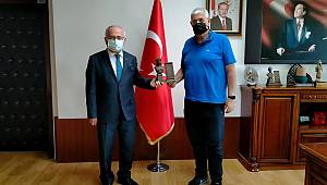 Ahmet Ve Nezahat Keleşoğlu Vakfı'ndan Rektör Namık Ak'a Ziyaret