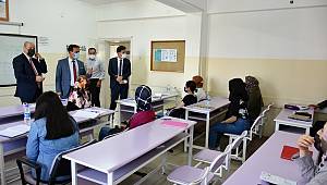 Daire Başkanı Gülmez, Karaman Halk Eğitim Merkezini Ziyaret Etti