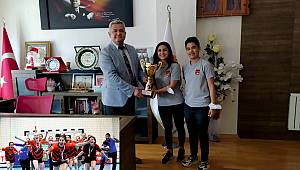 Hentbolculardan Başkan Zorlu'ya Ziyaret