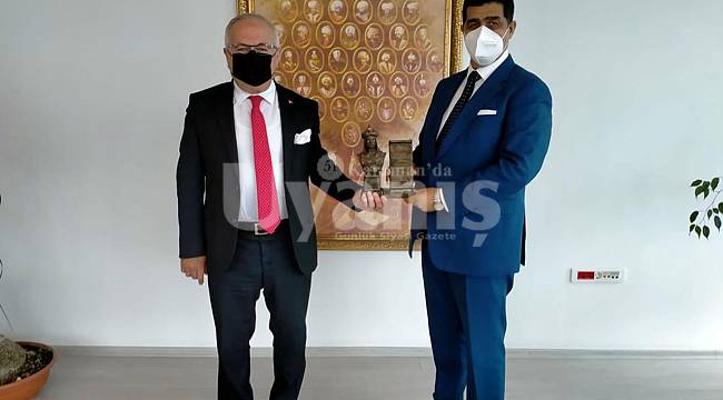 Rektör Namık Ak'tan Esat Toklu Ve Bakan Yardımcısı Büyükdede'ye Ziyaret