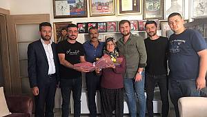 Şehit Babalarının Yanında Oldular
