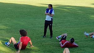 Aköz: "Karaman Belediyespor Karaman'ın adını taşıyan en büyük bayraktır"