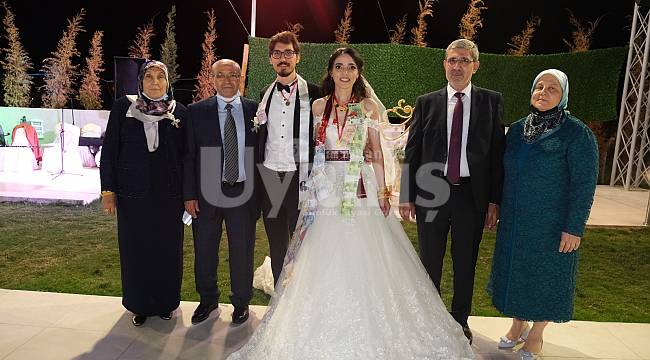 Kara ve Aksoy ailelerinin mutlu günü