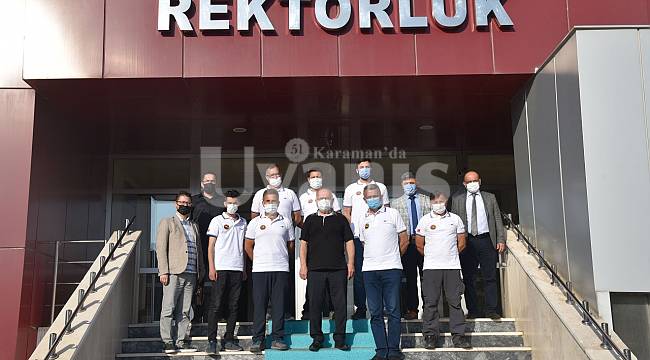 Pilotlardan Rektör Namık Ak'a Ziyaret